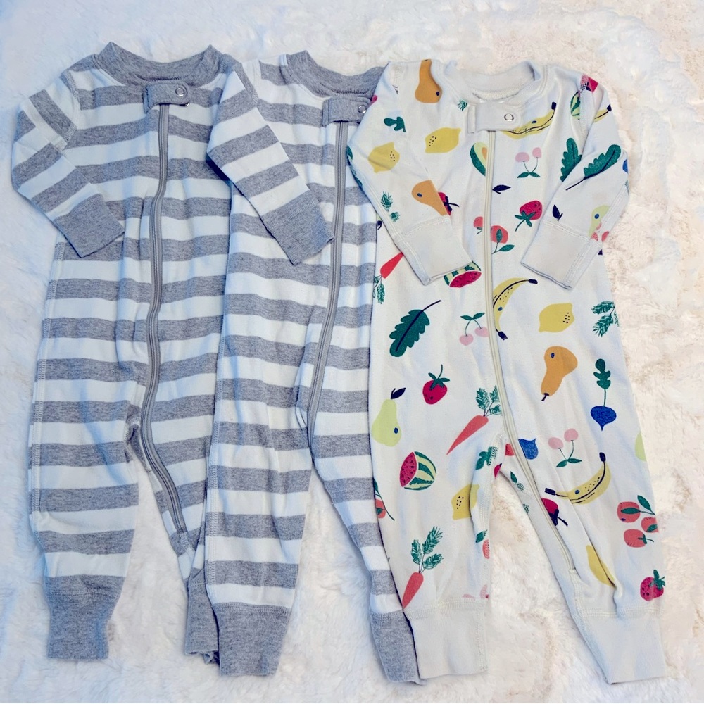 Hanna Andersson LOT OF 3 Zip Sleeper Pajamas - Stripes and Fruits - 6-12 months